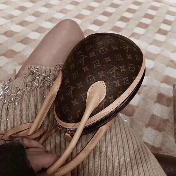 ルイヴィトン エッグバッグ スーパーコピー EGG 卵型 ミニチェーンストラップ付 M44587